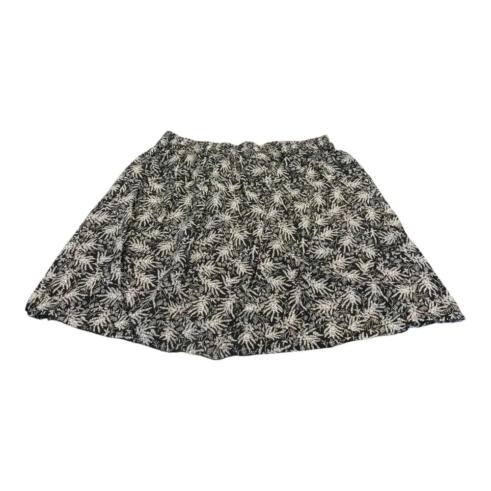 Janina Black Floral Pattern Skirt Size 4